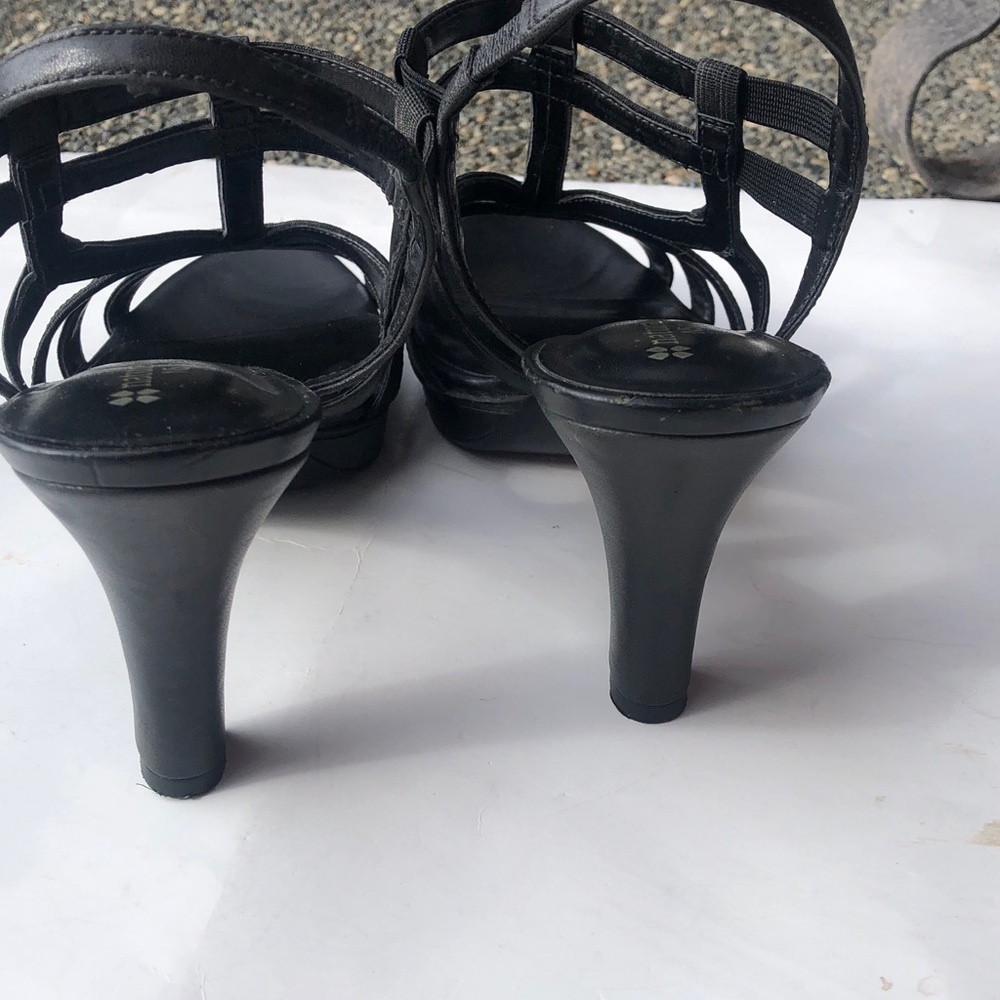 Naturalizer Black Strappy 4” Heel Darcy Dress Sandal, Size 8.5 - Picture 5 of 13